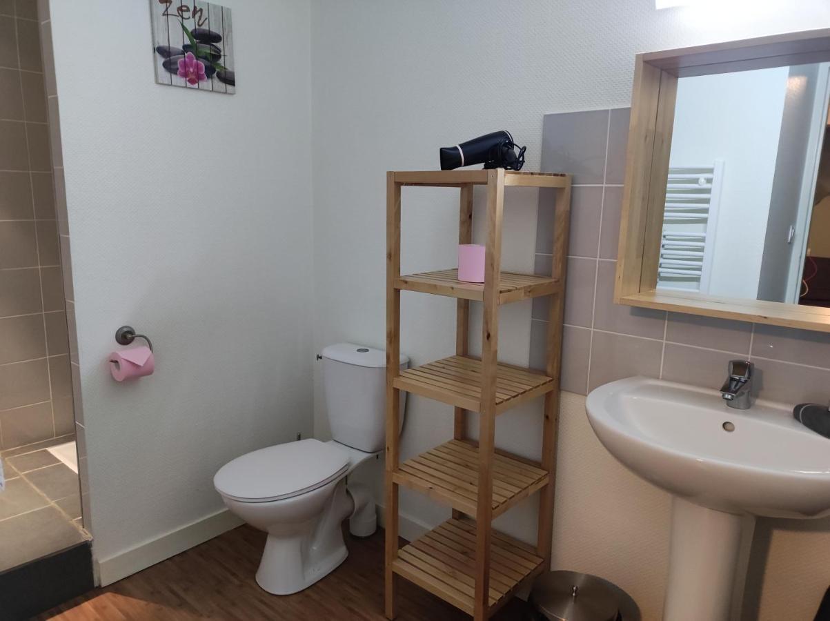 Les Pierres Folles Bed and Breakfast Rozier-en-Donzy Exteriör bild
