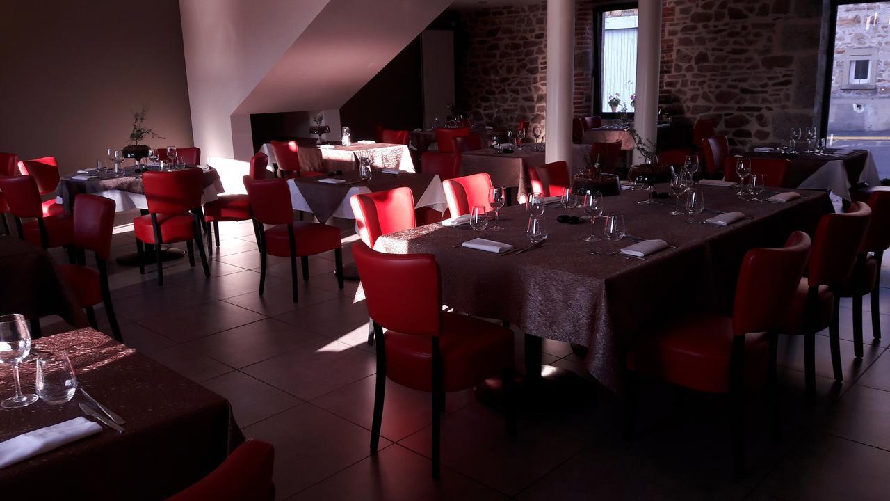 Les Pierres Folles Bed and Breakfast Rozier-en-Donzy Exteriör bild