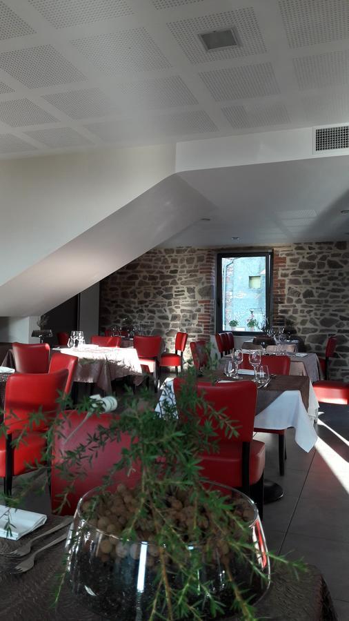 Les Pierres Folles Bed and Breakfast Rozier-en-Donzy Exteriör bild