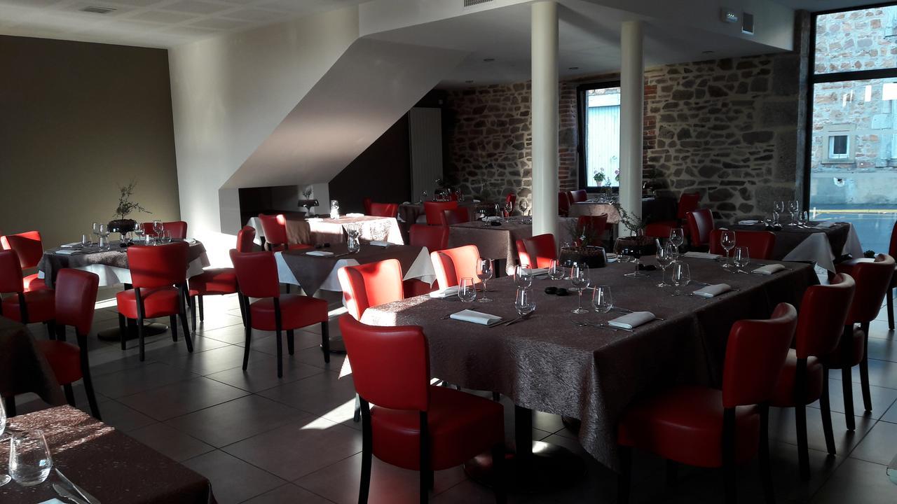 Les Pierres Folles Bed and Breakfast Rozier-en-Donzy Exteriör bild